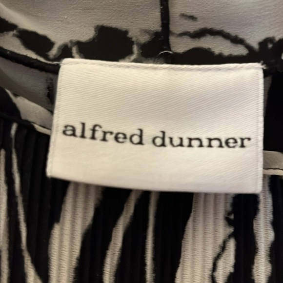 Alfred Dunmer black white sleeveless top with attached jacket. Size 8 - Picture 4 of 9